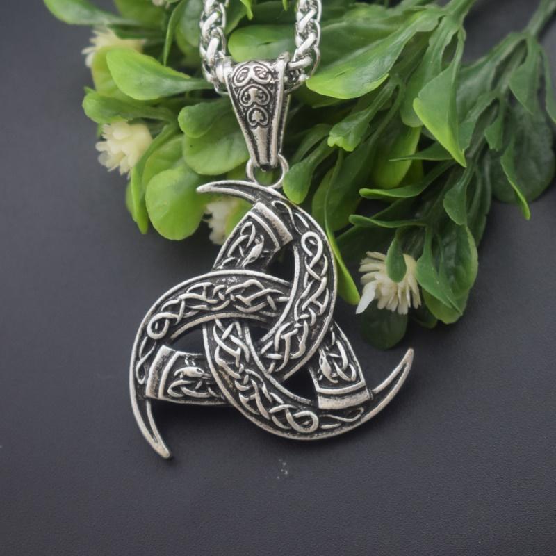 

Triangular Celt Knot Necklace Charm Chain Viking Triple Knot Pendants