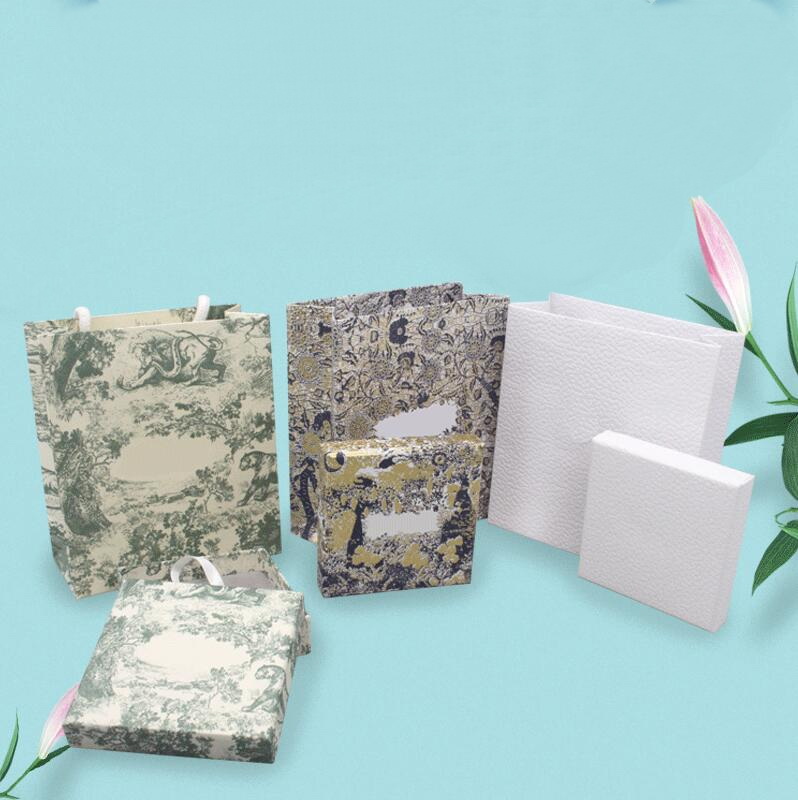 

Fashion New Jewelry Box Accessories Suitable for the Necklace Bracelet Ring Earrings (The box is not sold separately,Must match jewelry) D