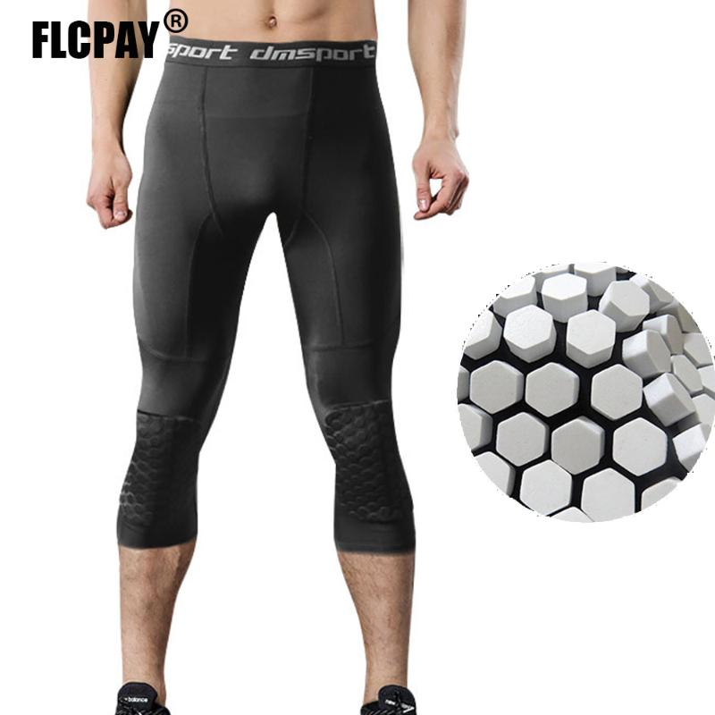 

Men' Padded Cropped Tights With Honeycomb Knee Pads Men' 3/4 Capri Compression Sports Basketball Tights, Black