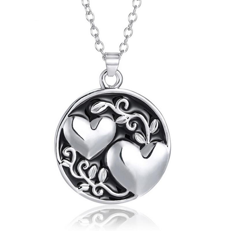 

Vintage Double Heart Love Pendant Necklace Engraved Sister Matching Circle Tree Necklace Two-sides Pendant Love Family Gifts