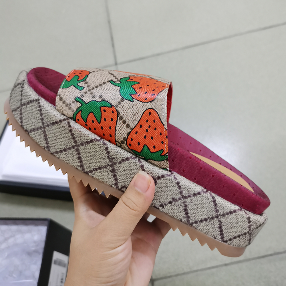 

2021 Oversized Sandals Fashion Women Striped Slides Gear Bottoms Causal Non-Slip Best Quality Summer Huaraches Slippers Flip Flops With Box, Color 1