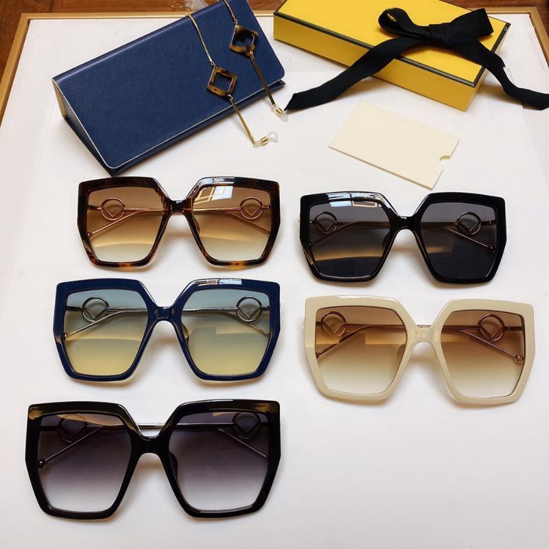 

Sunglasses Brand Designer Women's Classic Square Frame Personality Mirror Leg Gradient Sunshade1