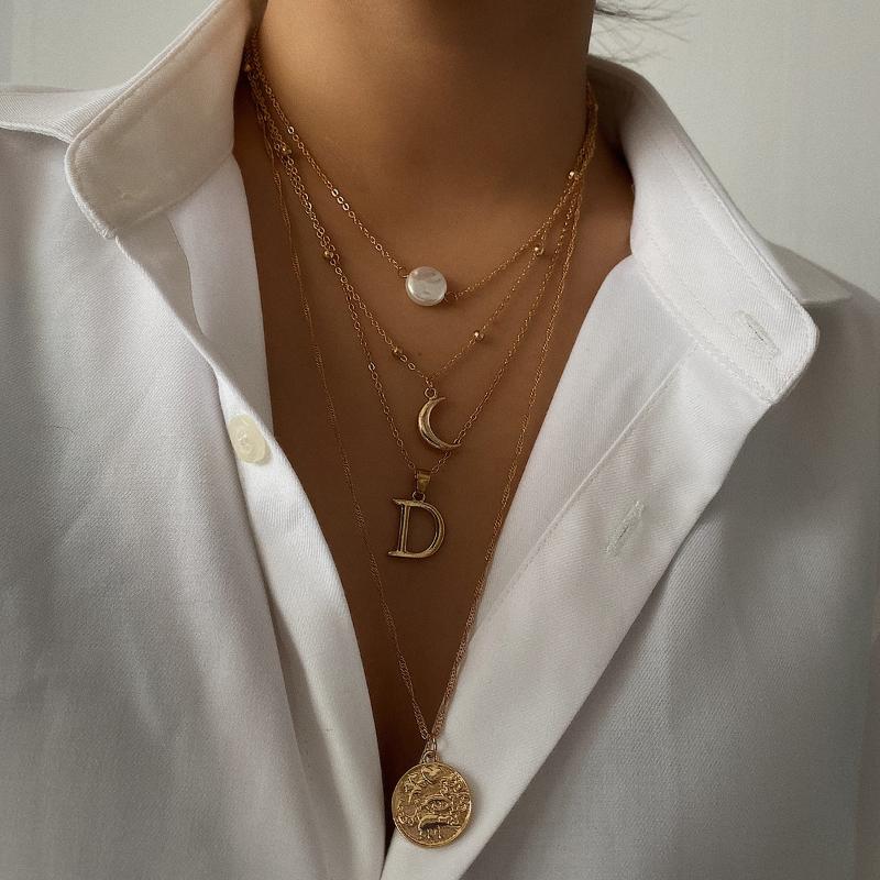 

Pendant Necklaces Youvanic Boho Multilayer Moon Coin Necklace Vintage Pearl Gold Chain Choker For Women Fashion Jewelry Long Collares 2762