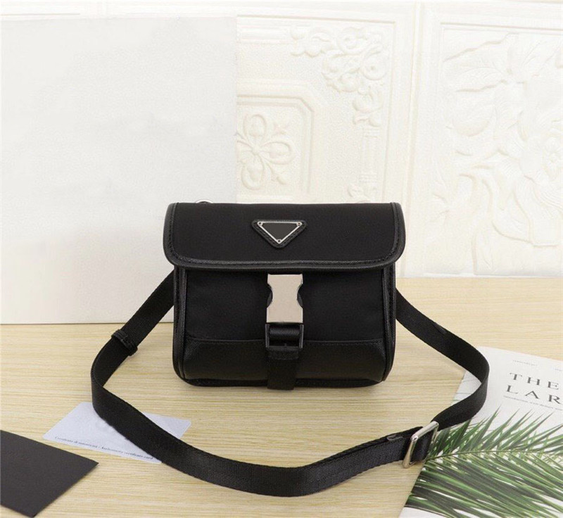

Free shipping worldwide size 18cm 14cm 3cm classic fashion retro canvas mini shoulder bag for men and women the best quality handbag