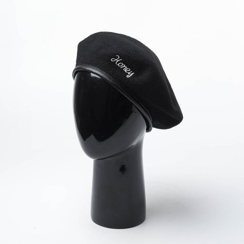 

2020 Korean Autumn and Winter New Letter Embroidered Pu Leather Adjustable Drawstring Wool Beret Artist's hat berets, Black