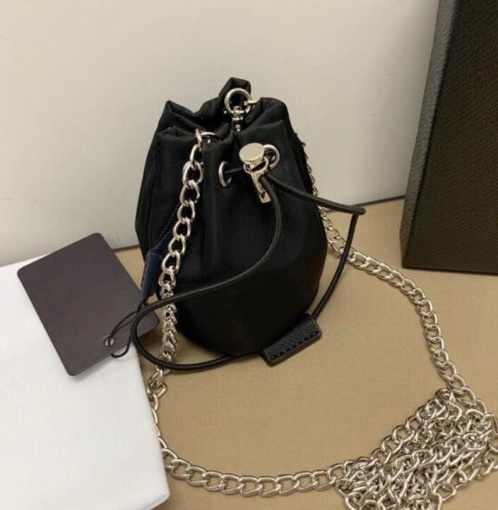 

Paris Women Keychains girl Small Bag Long Chain Shoulder Messenger Bags Drawstring Classic Hand Bag Bucket Waist Keychain