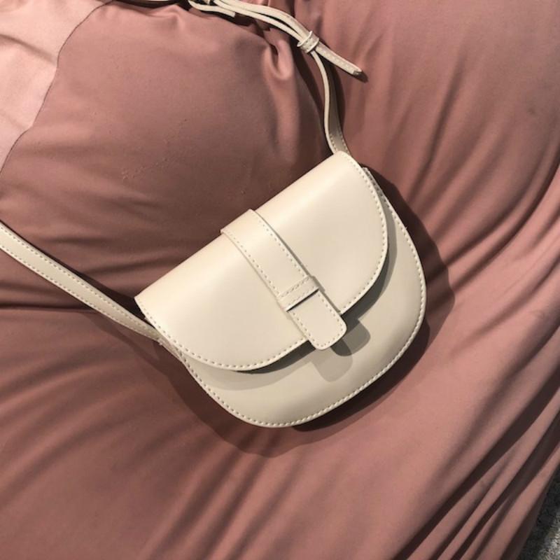 

2021 New Fashion Solid Color Single Shoulder Handbag Semicircle Bag Casual Messenger Bag, Beige