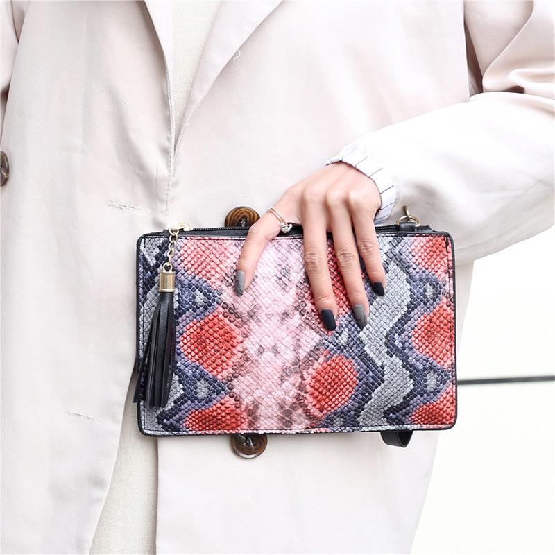 

Women's Fashion Snakeskin Pattern Wallet Tassel Envelope Bag Women Bag High Quality Luxury Chain Party Evening Bags Clutch Purse, Grey