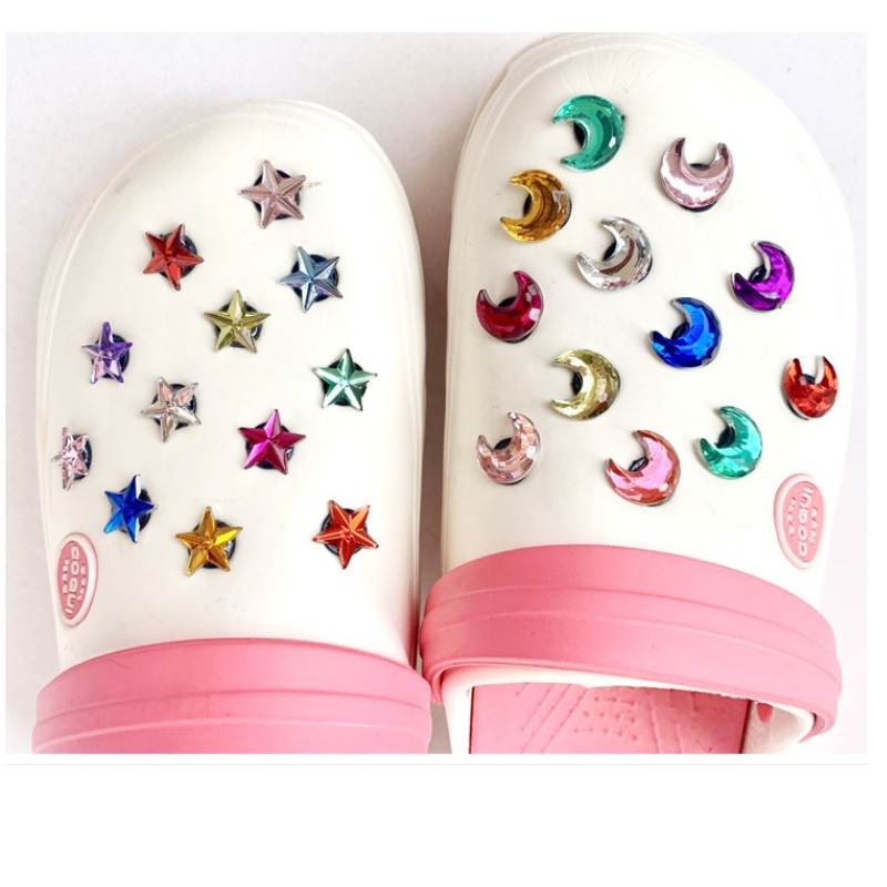 

100pcs Crystal cute cartoon PVC Shoe Charms Shoe Buckles Action Figure Fit Bracelets Croc JIBZ Shoe accessories