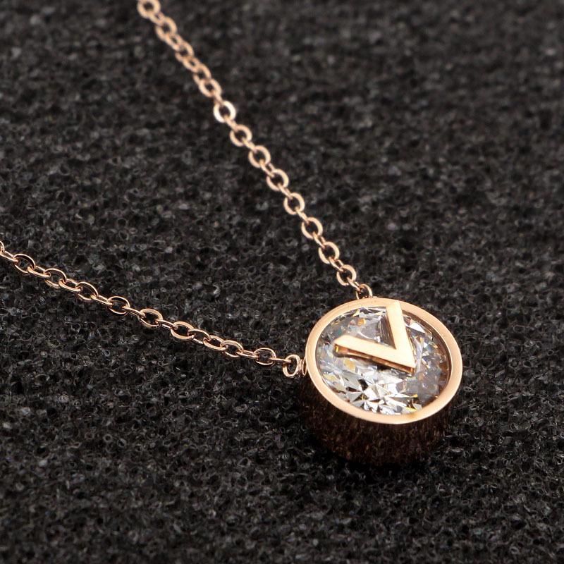 

New Circle Crystal Inlay V Letter Pendant Necklace Titanium Steel Rose Gold Brand Jewelry Small Exquisite Necklace Woman Gift