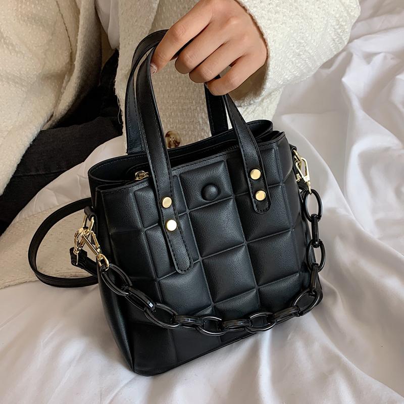 

Luxury Chain Womens Handbag PU Leather Designer Shoulder Bag 2021 Small Crossbody Bag Women Total and Purses, Black