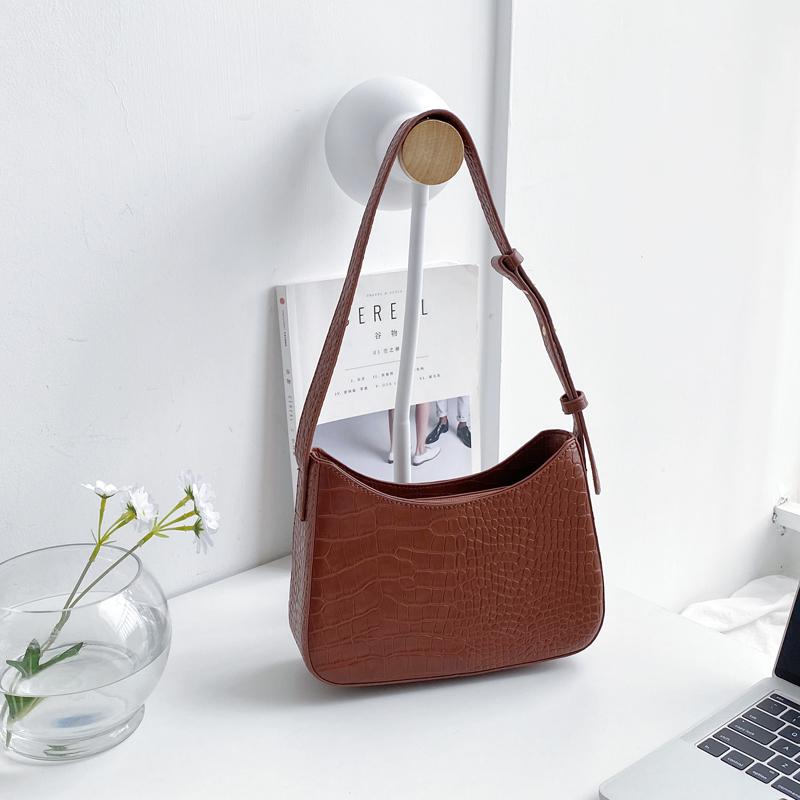 

2021 Women's Bag Crocodile Baguette Bag High Quality Leather Women Small Handbags Shoulder Alligator Axillary Whole Sale, Beige