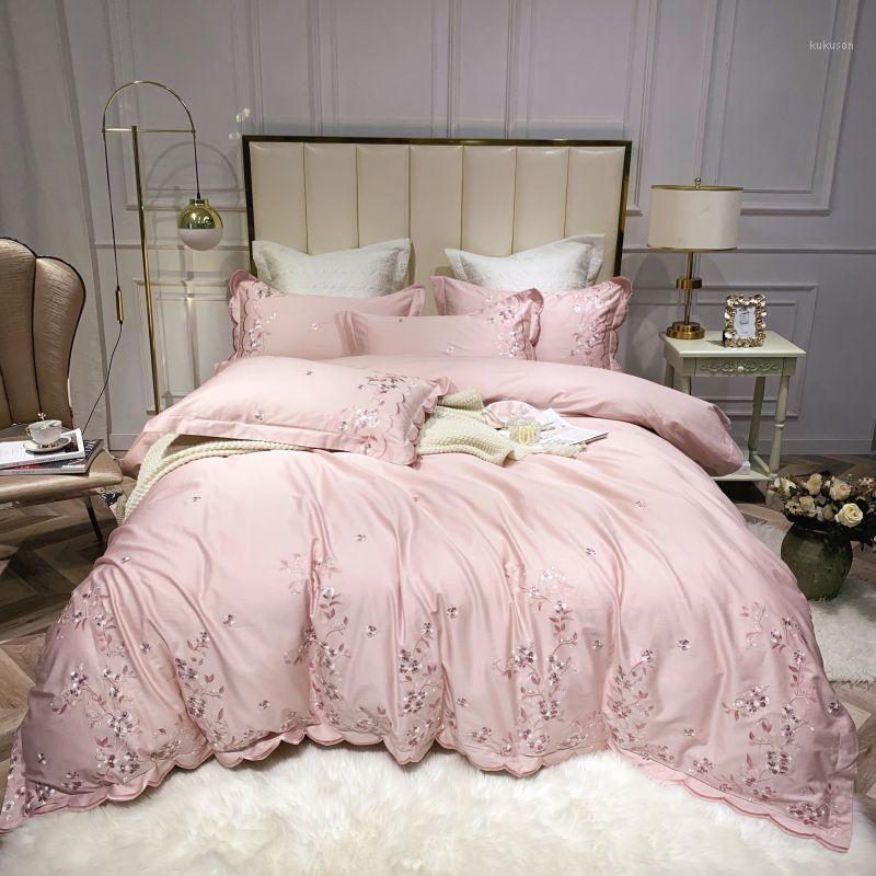 

2020 Elegant embroidery Bedding Set 600TC Egyptian cotton Duvets cover Queen King Size Bed Sheet Set Bed Covers 4/7pcs1