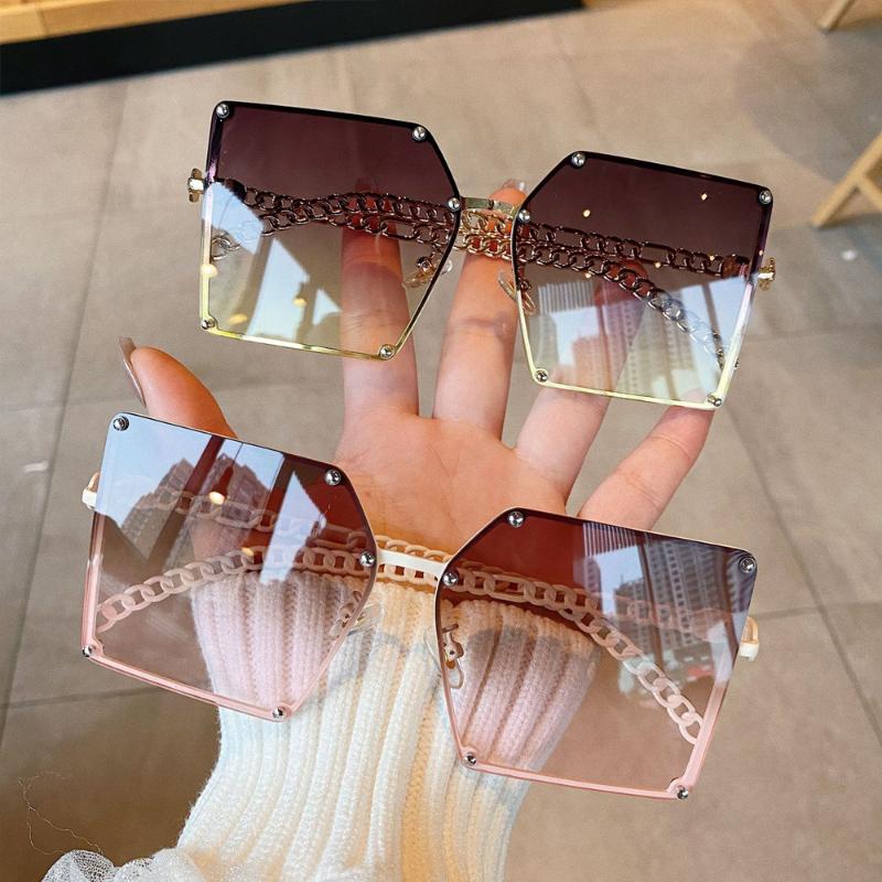 

New Fashion Oversized Square Sunglasses Women Brand Desigenr Vintage Rivet One Piece Sun Glasses Female Gradient Chain Shades