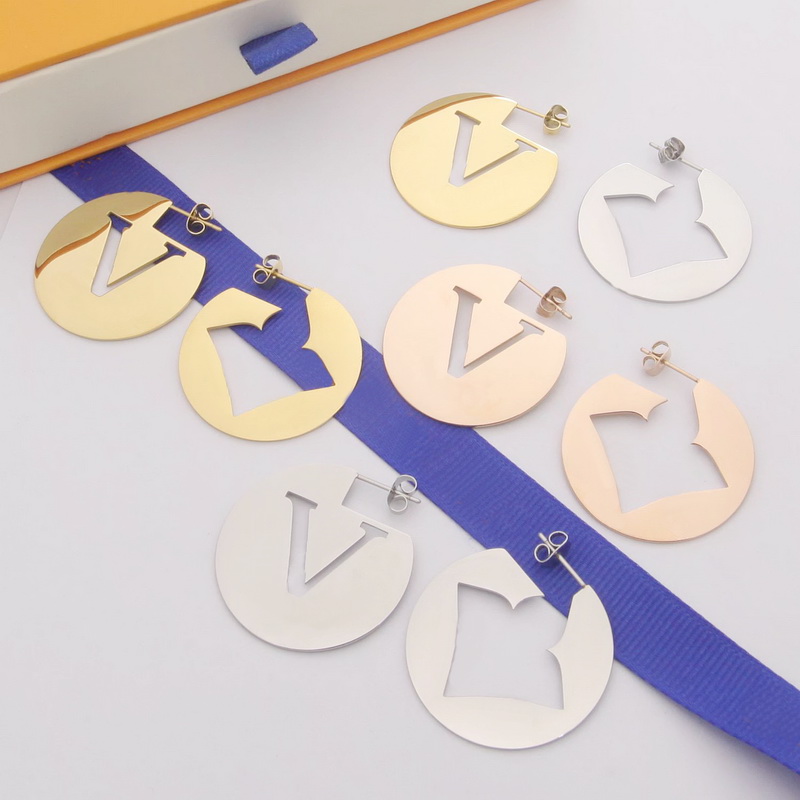 

Europe America Fashion Style Earring Lady Womens Titanium Steel Metal Hollow Out V Initials Flower 18K Gold Stud Perfect Match Earrings 4 Color M00394