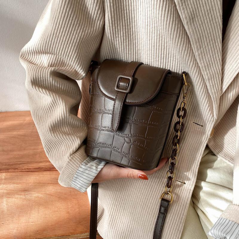 

Fashion Pu Leather Crossbody Bags for Ladies Casual Solid Small Bucket Shoulder Handbags for Women Simple Vintage Luxury New, Beige