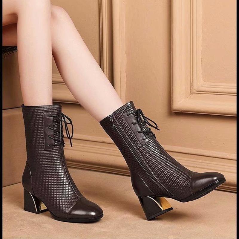 

2020 autumn and winter new women's boots wild thick with medium tube boots fashion bowknot large size female M724, Brown single