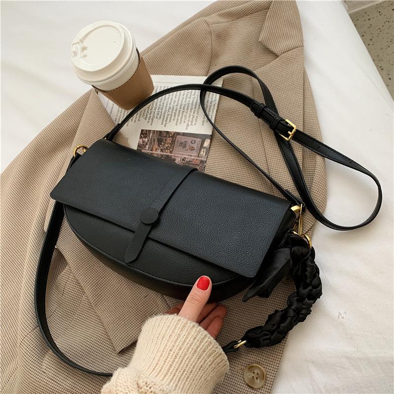 

Korean fashion silk scarf chain French stick armpit bag 2021 early spring new fashion soft face one shoulder slant span bag, Black
