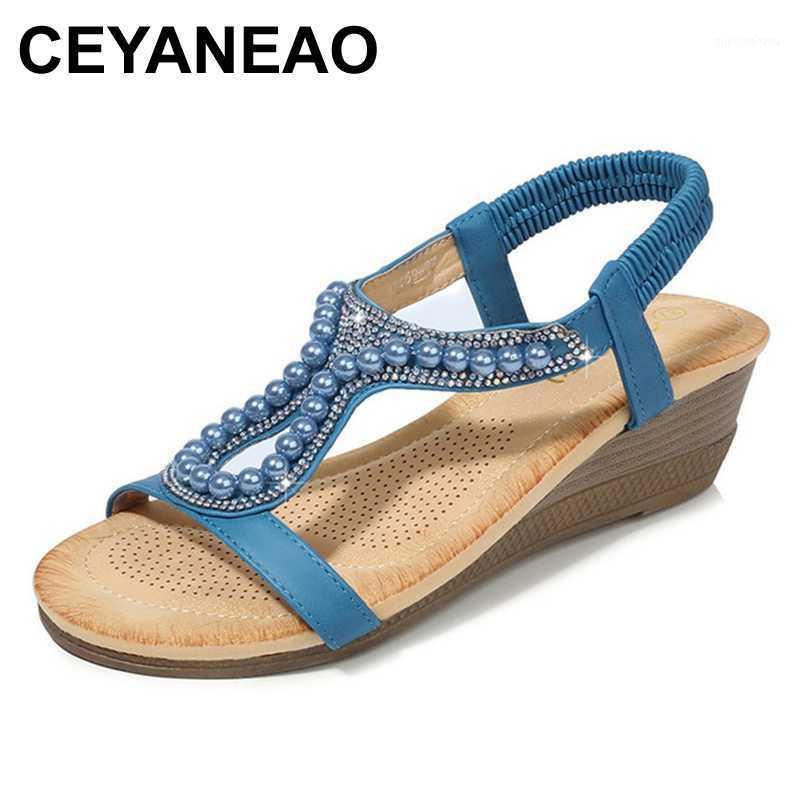 

CEYANEAOSummer New Style Women Pearl Slope Wedge Sandals Fashion Woman Crystal Accessories Leisure Ladies Chain Pearl Heels Shoe1, Apricot