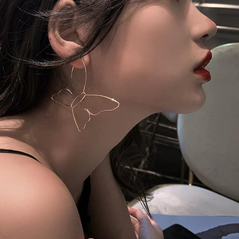 

Stud Punk Style Chic Metal Hollow Line Butterfly Earrings For Women Fashion Vintage Party Jewelry Nightclub Brincos Accessories