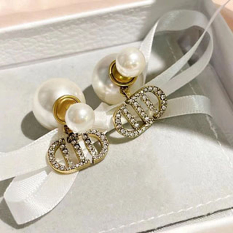 

Luxury fashion designer Earrings Classic womens Earrings exquisite workmanship leisure daily decoration spherical small fresh exquisite practical very good