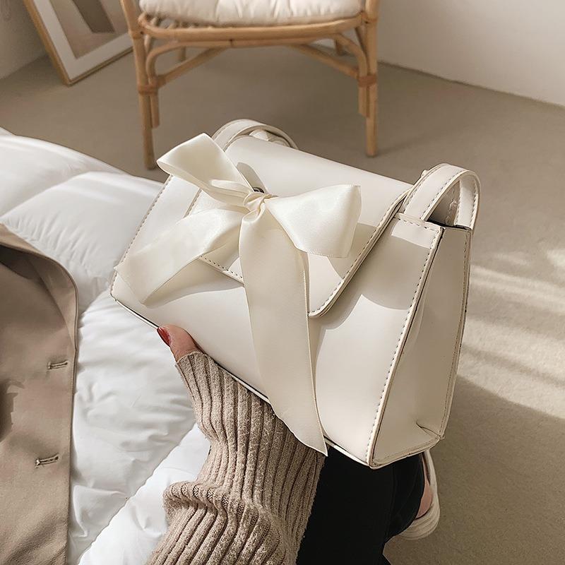 

European and American Retro Ladies Bow Shoulder Bag 2021 New Fashion Women's Handbags Korean Version Small Square Bag, Black