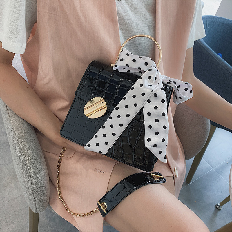 

winter 2021 new women handbags wild silk scarf messenger shoulder bag crossbody chain handlet mini small bags european and american fashion