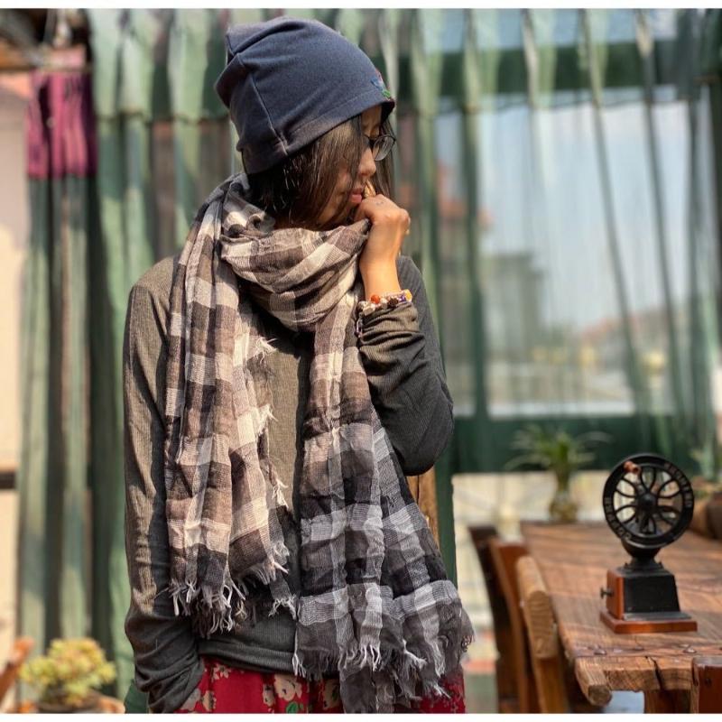 

Scarves Women Autumn Winter Plaid Ladies Vintage Scarf Wraps Female 2021 Retro Tassel