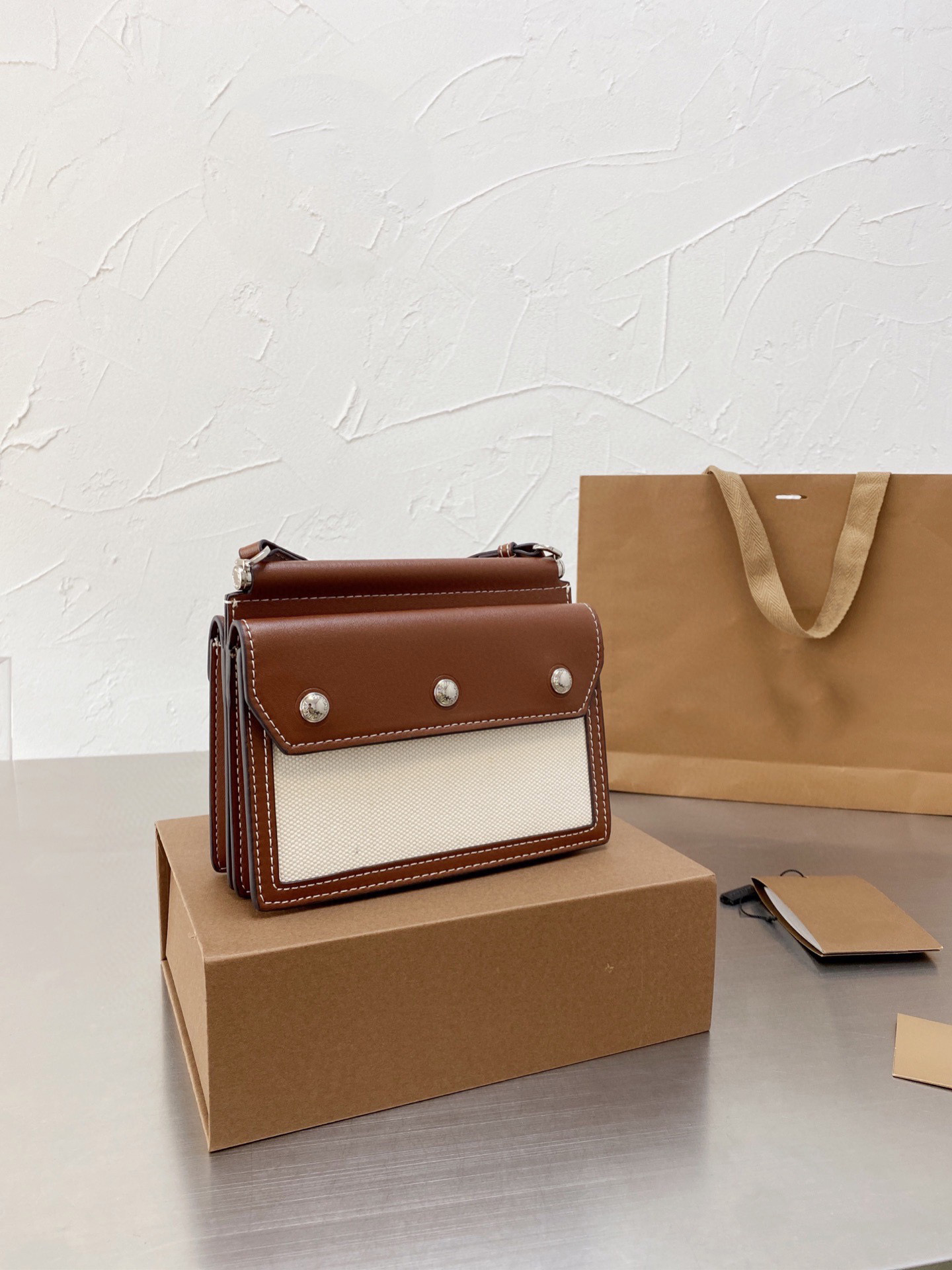 

Bags, messenger disigner bags Handbag High Quality Letter White,size 18cm