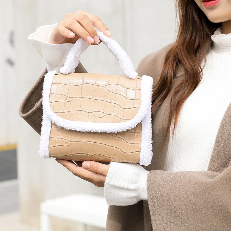 

Fashion Winter New Plush Chain PU Leather Mini Square Bag Women Shoulder Crossbody Bag Solid Color Crocodile Pattern Handbag, Black