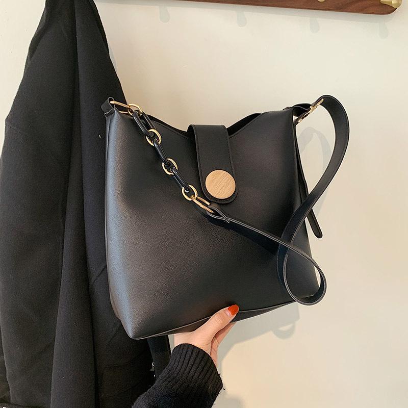 

2021 Women New shoulder Retro Bucket Bag Trendy Female Fashion Large-capacity All-match Messenger Crossbody Bag, Black