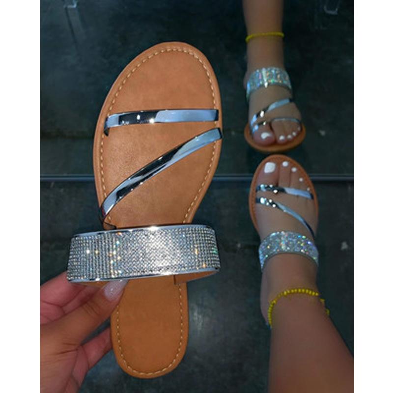 

2021 fashion sexy summer new style roman rhinestone flat outdoor large size slippers Solid color Women flat beach slippers, Silver