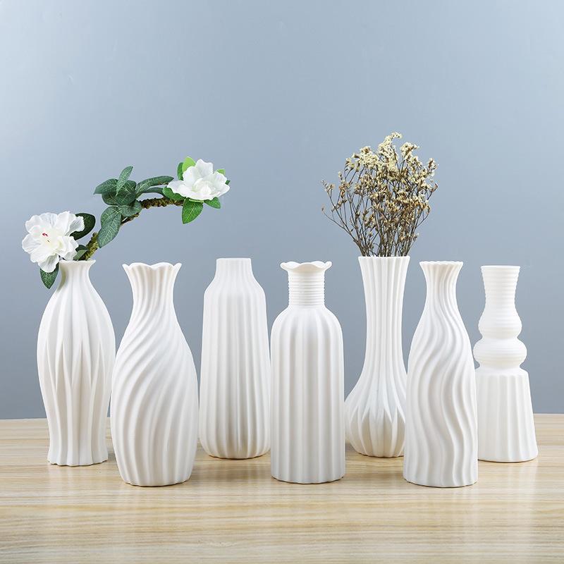 

1pcs Modern Porcelain Vase European White Ceramic Flowerpot Holder Art Grafts Vase Home Desktop Nordic Minimalist Wedding Decor
