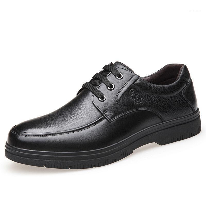 

2020 factory direct fashion leather round head dad leather shoes thick bottom business breathable casual shoes men1, Black set of feet