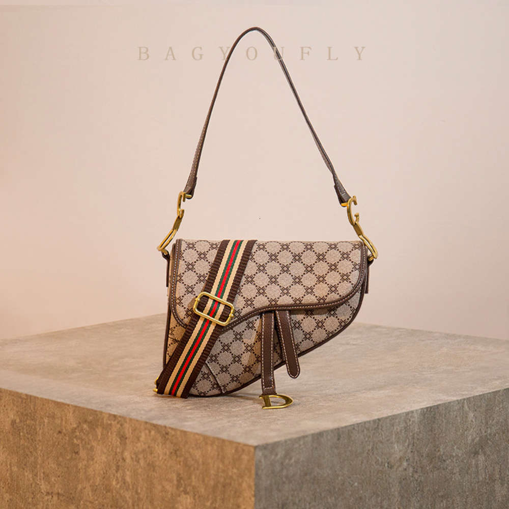 

Luxurys designers Women's 2021 new fashion D home saddle foreign style messenger broadband bag, Light curry color