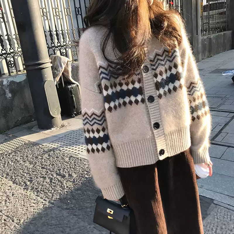 

2021 High quality Style in Autumn Winter: Raccoon Velvet Crane Cashmere Cardigan Sweater Heavy Female Knitting Jacket Fash RGIV, Gray.