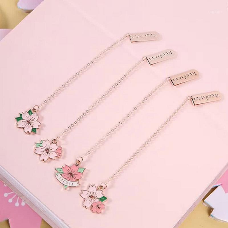 

Beautiful Flower Metal Pendant Bookmark Stationery School Office Supplies Student Gifts Random Color1