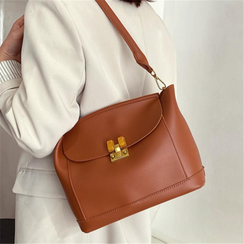 

Women's PU Leather Solid Color Flap Bucket Handbags Large Capacity Designer Shoulder Bag Female Daily Shopping Messenger Bag Sac, Black