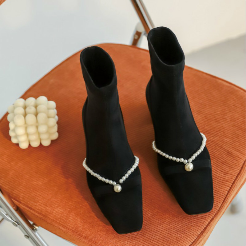 

2020 Shoes Female Leather and Winter Pearl Strain Slimming Fashion Small Toe Foot Boots -40 Frv8, Black fleece.