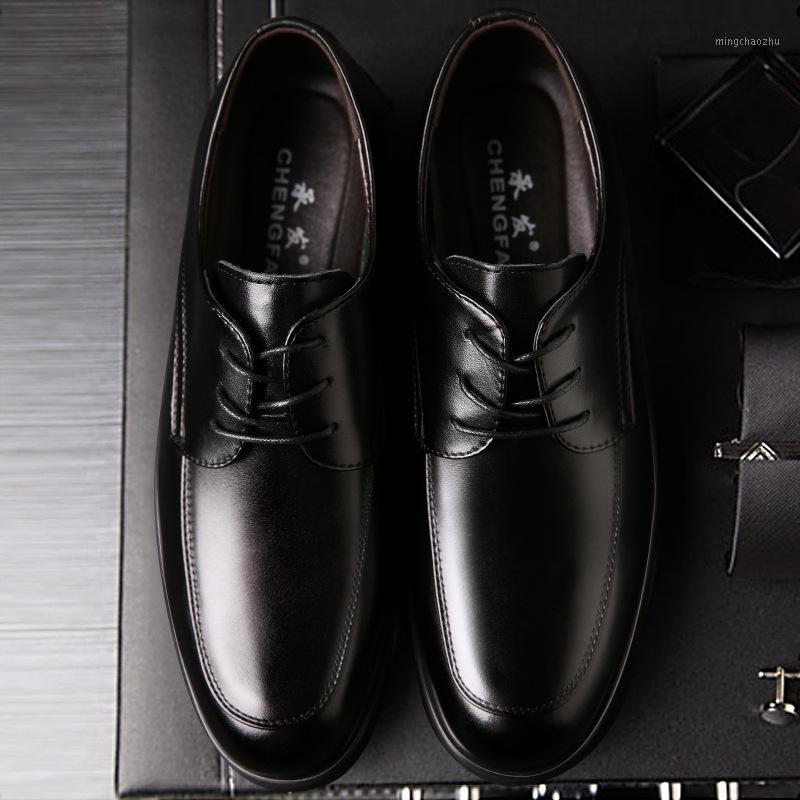 

2020 New Men Dress Shoes Formal Wedding Genuine Leather Shoes Retro Brogue Business Office Men's Flats Oxfords For Men1, 802