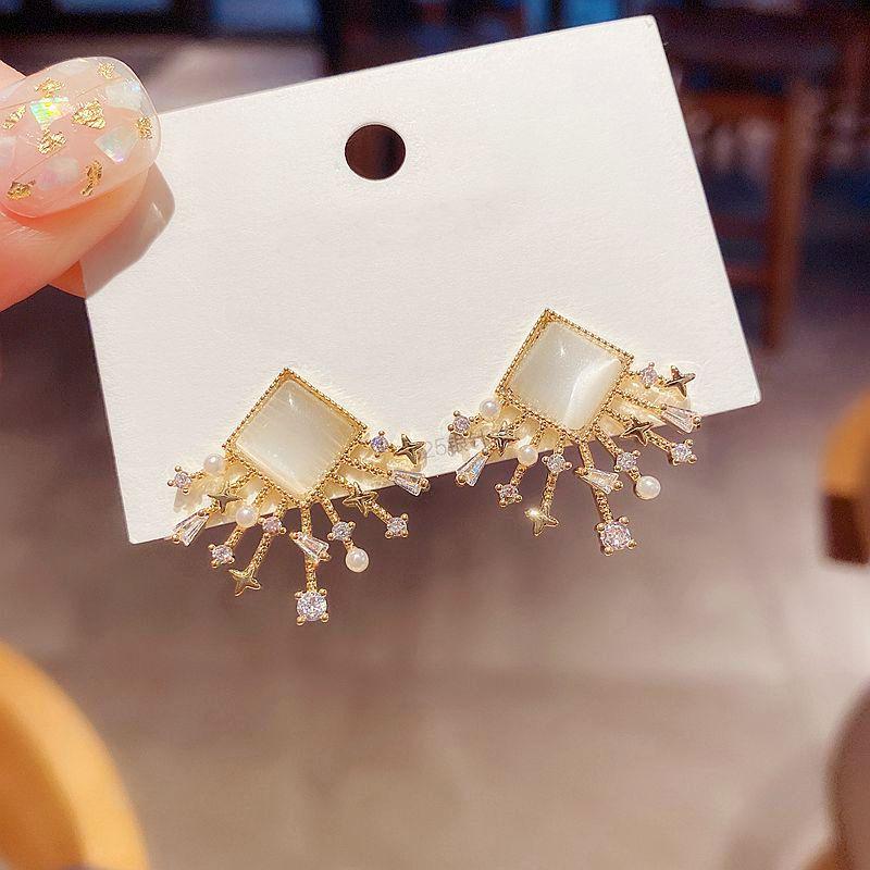 

Exquisite Cat Eye Stone Earrings Gold Color Cubic Zirconia Starlight Stud Earrings Fashion Women Jewelry