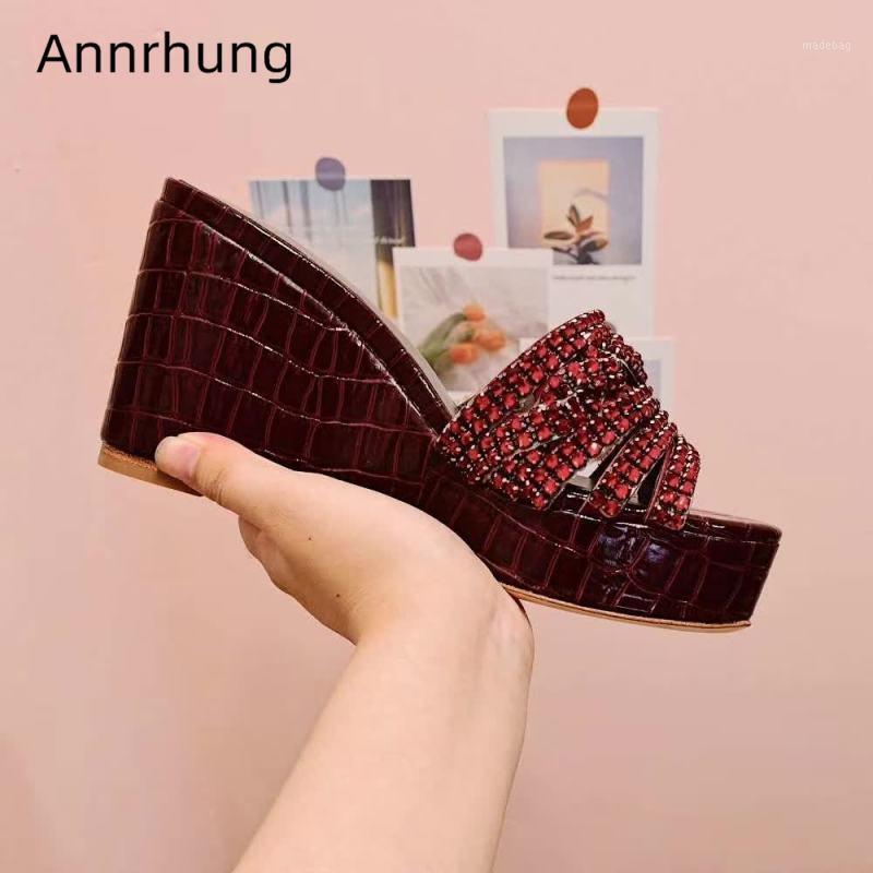 

Sexy Crystal High Platform Summer Slippers Women Jeweled Rhinestone Genuine Leather Stone Grain Runway Shoes Woman1, Gold