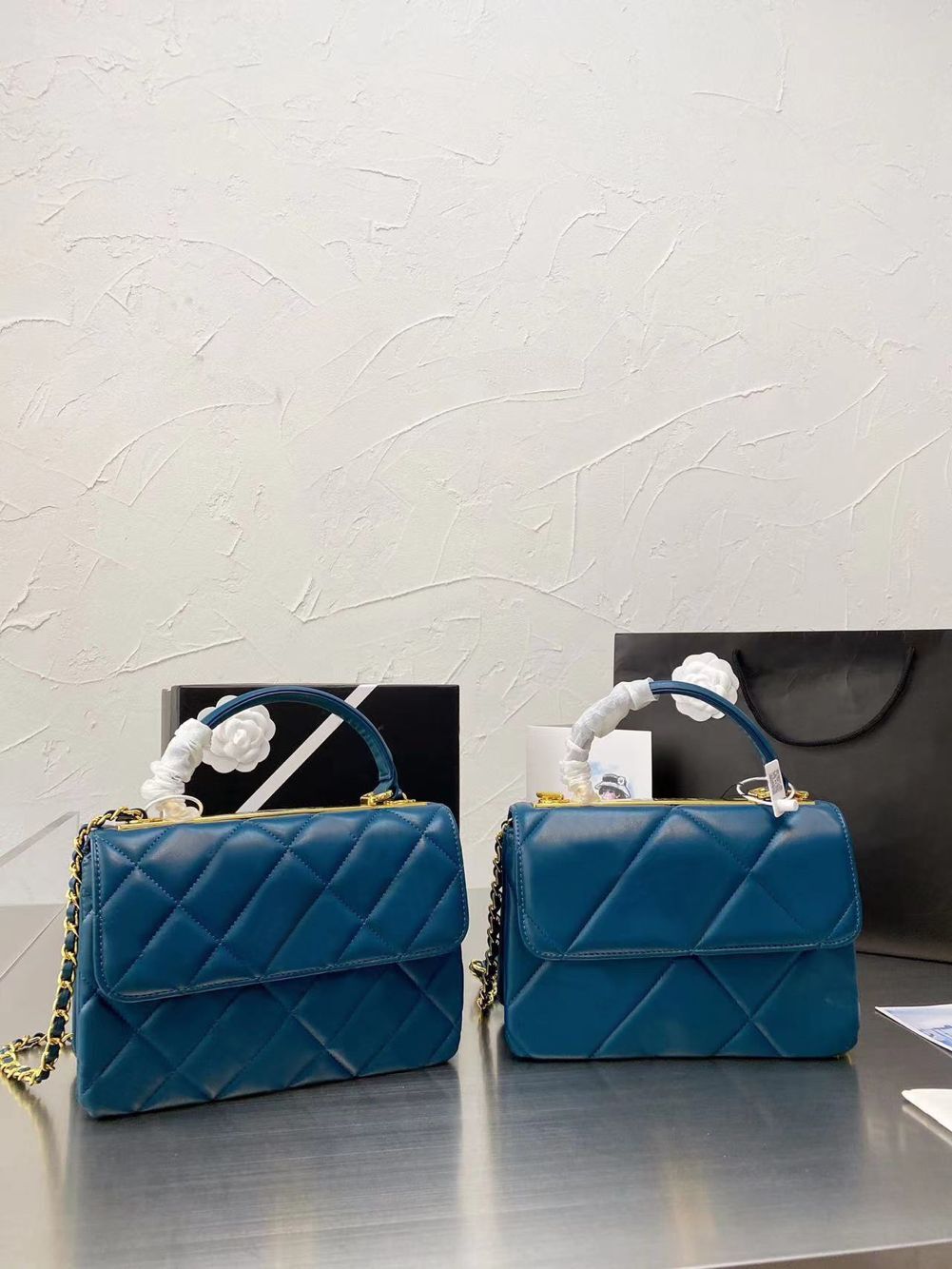 5a + Top Qualité Femmes Designer de luxe Bandbody Sacs en gros Prix Véritable sac en cuir véritable sac à main à rabat avec petite et grande tail