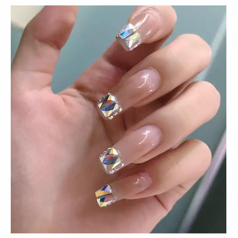 

Nail Ladder Flat Bottom Drilling Mesh Red Square Mirage AB Transparent Water Drill Nail Adornment Mixing, Silver;gold