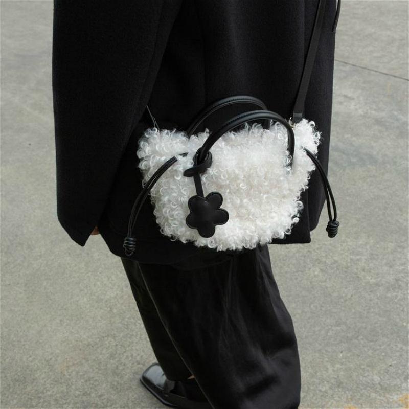 

Faux Fur Lamb Wool Women Crossbody Bag Simple Solid Color Female Plush Shoulder Bags Elegant Ladies Drawstring Purses Handbags, White