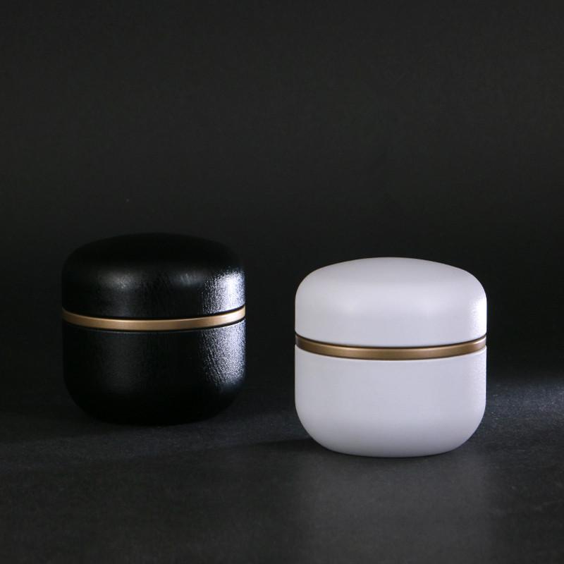 

free shipping 85*87mm black white red gold Wrinkle oil Sealed wedding metal can gift cake boxes, LCG4