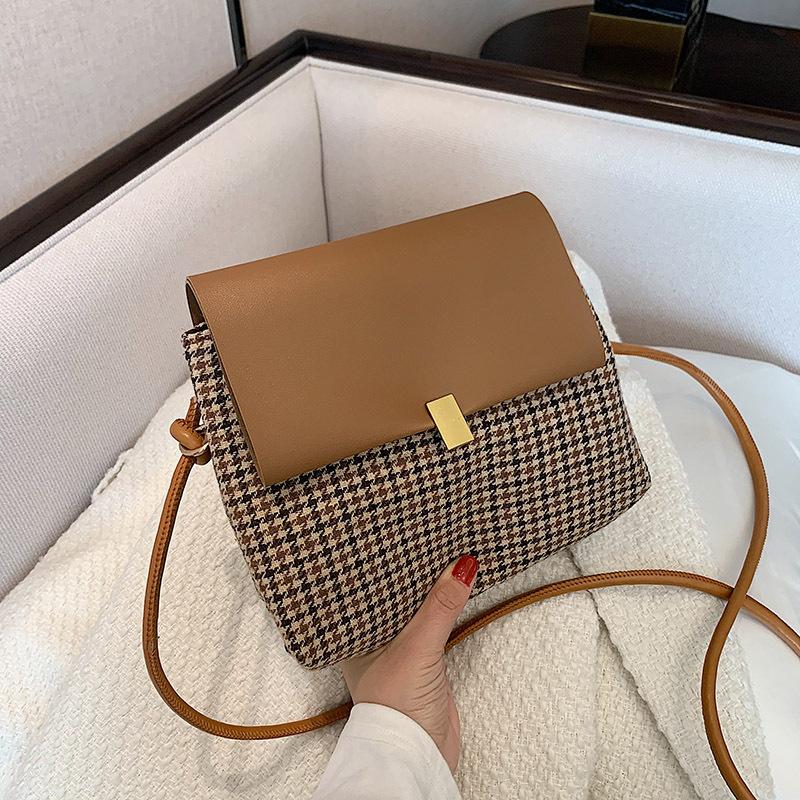 

New small bag female 2021 autumn/winter new trend fashion versatile instagram crossbody bag web celebrity retro small square, Black