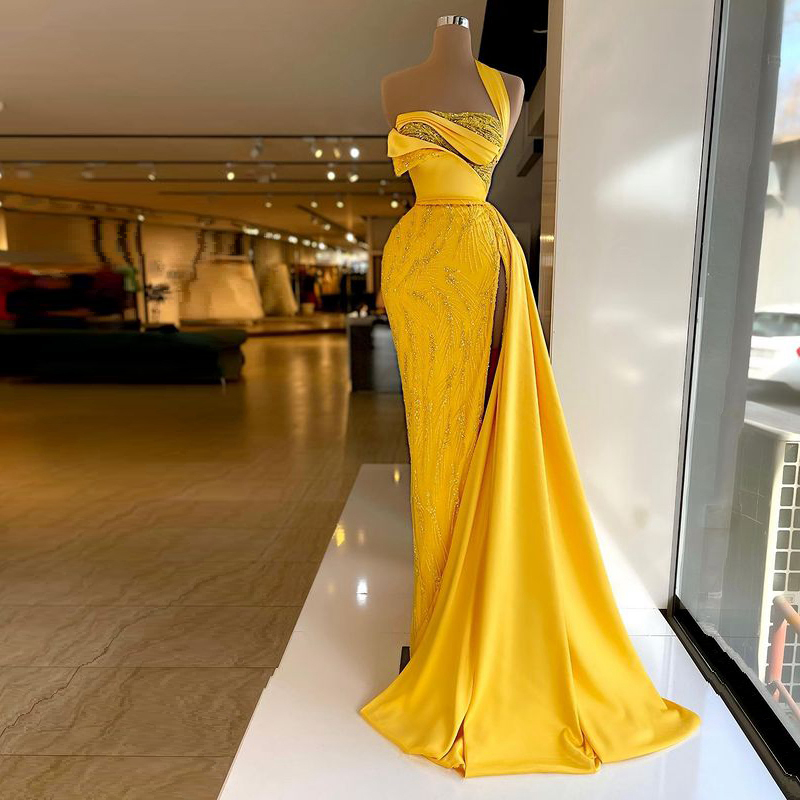

Bright Yellow One Shoulder Evening Dresses Appliques Sleeveless Prom Dresses Custom Made Side Split Sweep Train Floor Length Robe De Mariée, Silver