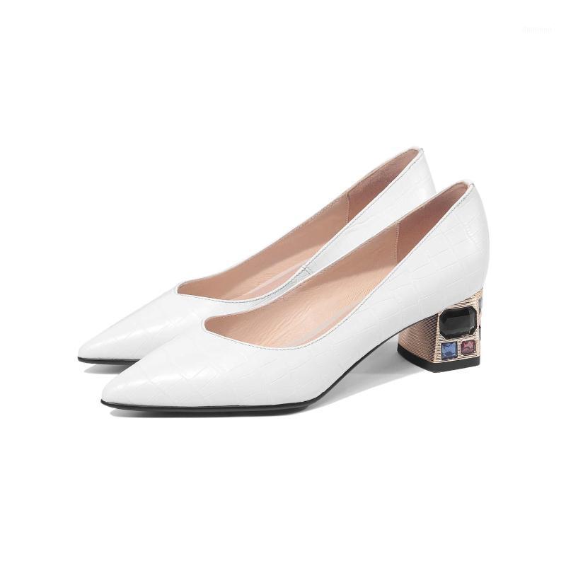 

cow leather pointed toe metal med heels rhinestone noble high street fashion office lady solid shallow pumps L621, Black