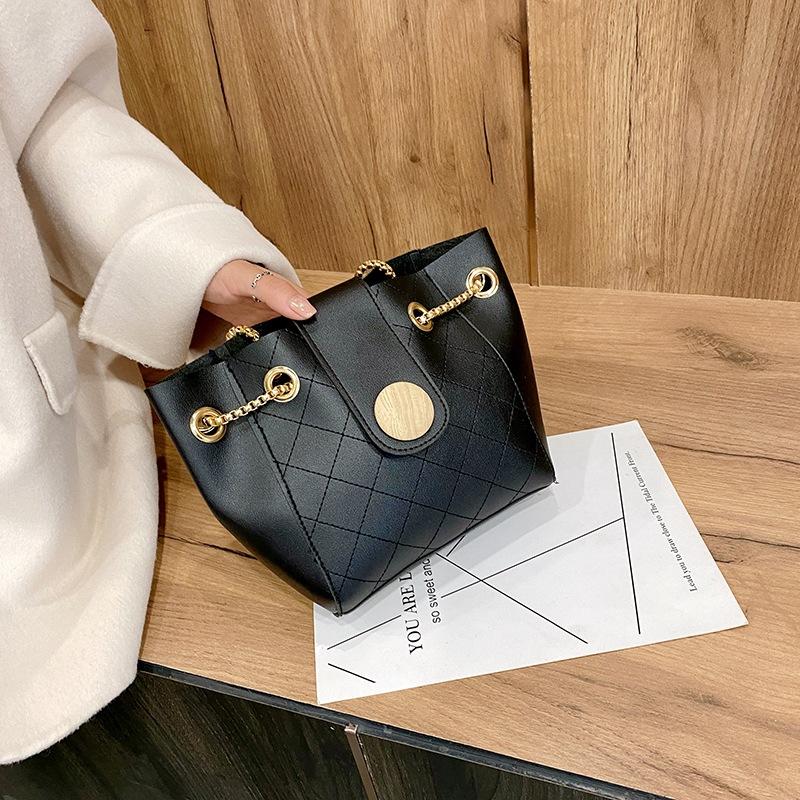 

Lingge chain Single Shoulder Messenger Bag Bucket Bag